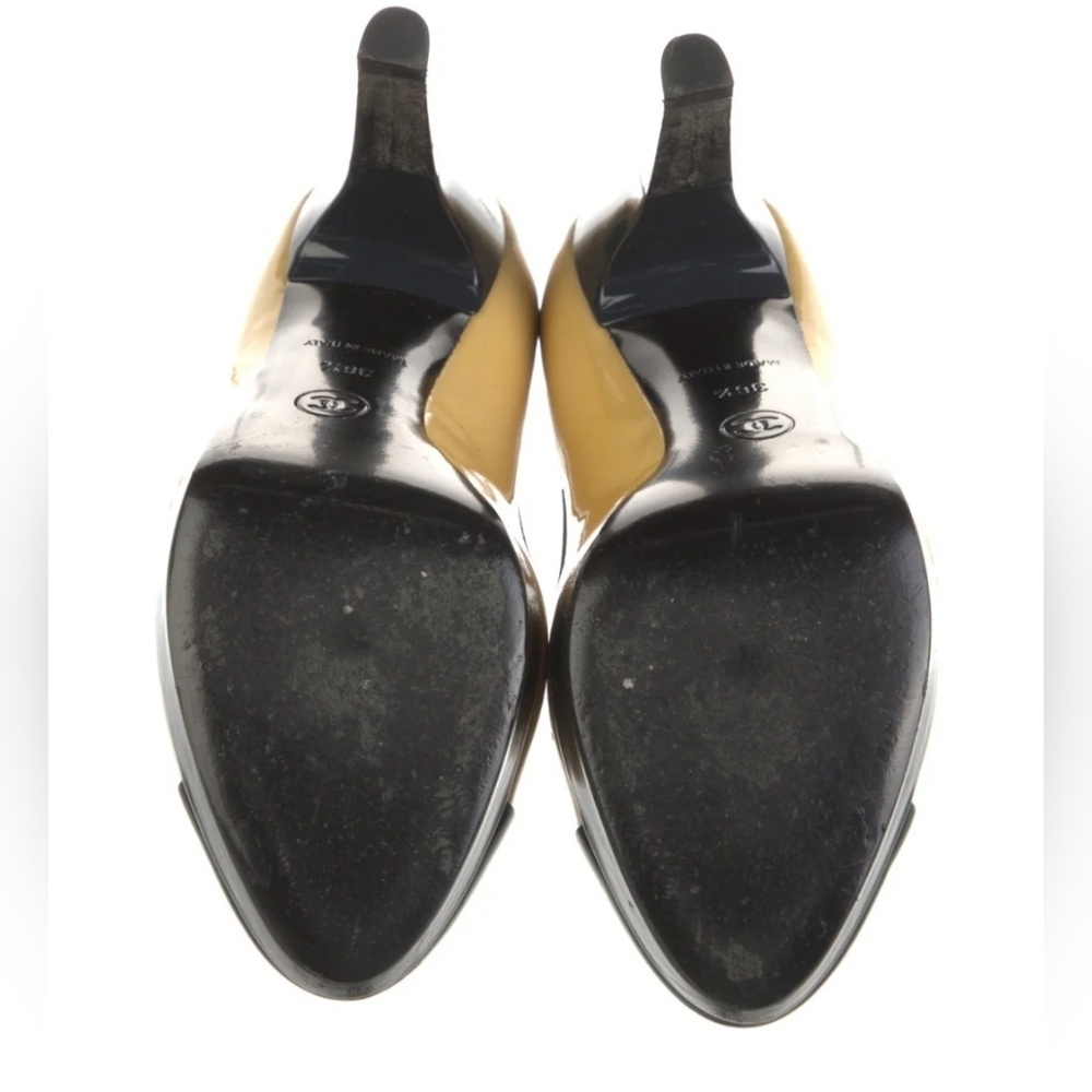 Chanel Interlocking CC Logo Patent Leather Pumps Women's Size: |US 6.5, IT36 - Picture 6 of 7